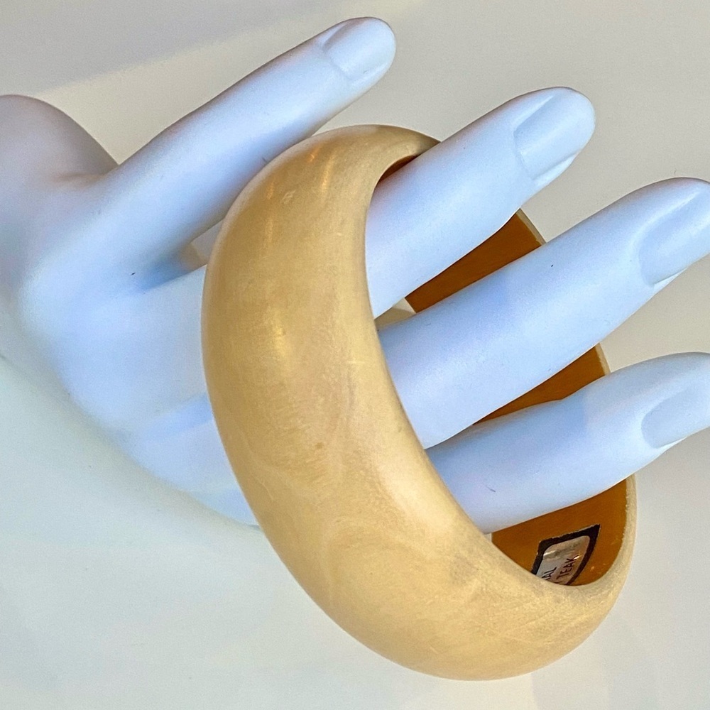 Vintage Hand-Carved Natural Ivory Teak Wood Bangle Bracelet / Made in India